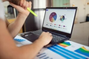 how to become financially independent